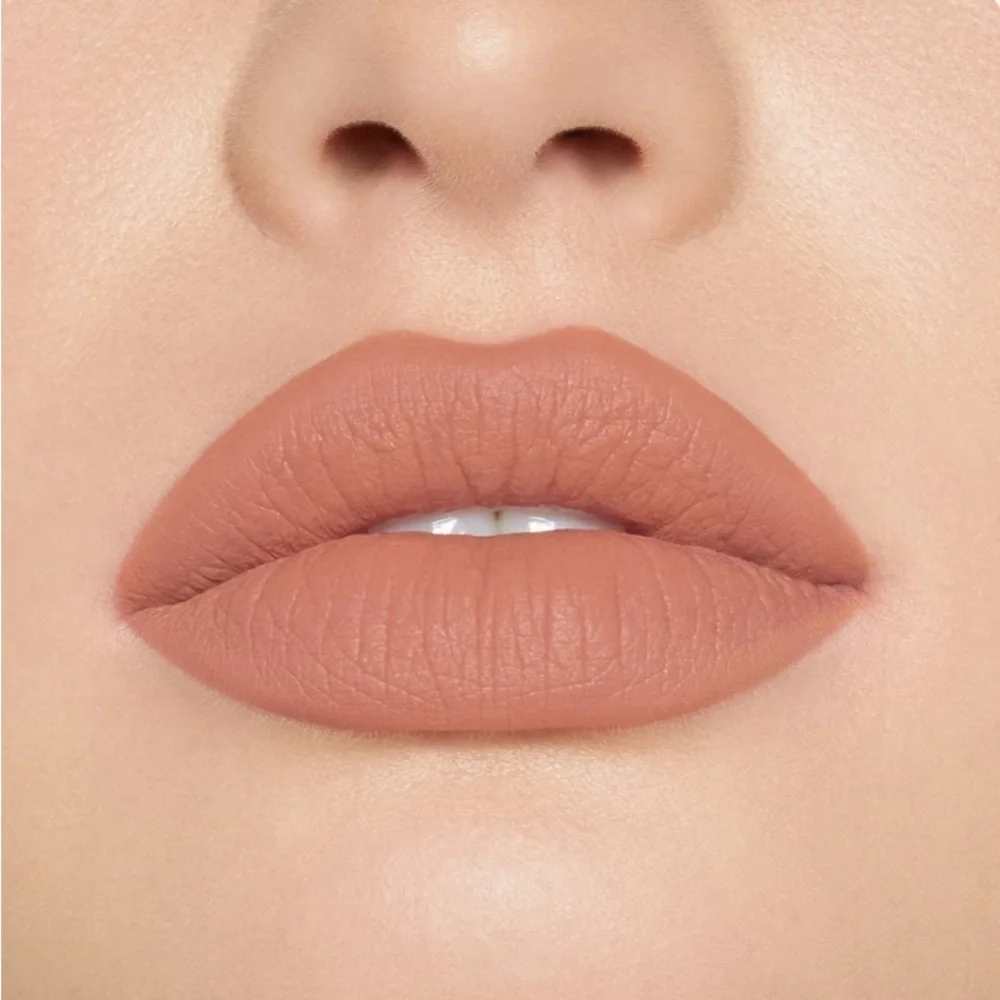 Kylie Cosmetics set includes