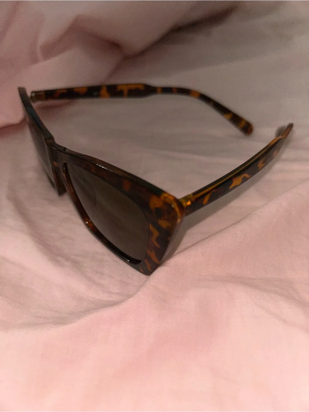 N/A stylish tortoiseshell