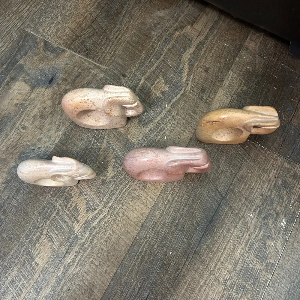 Unbranded hand carved