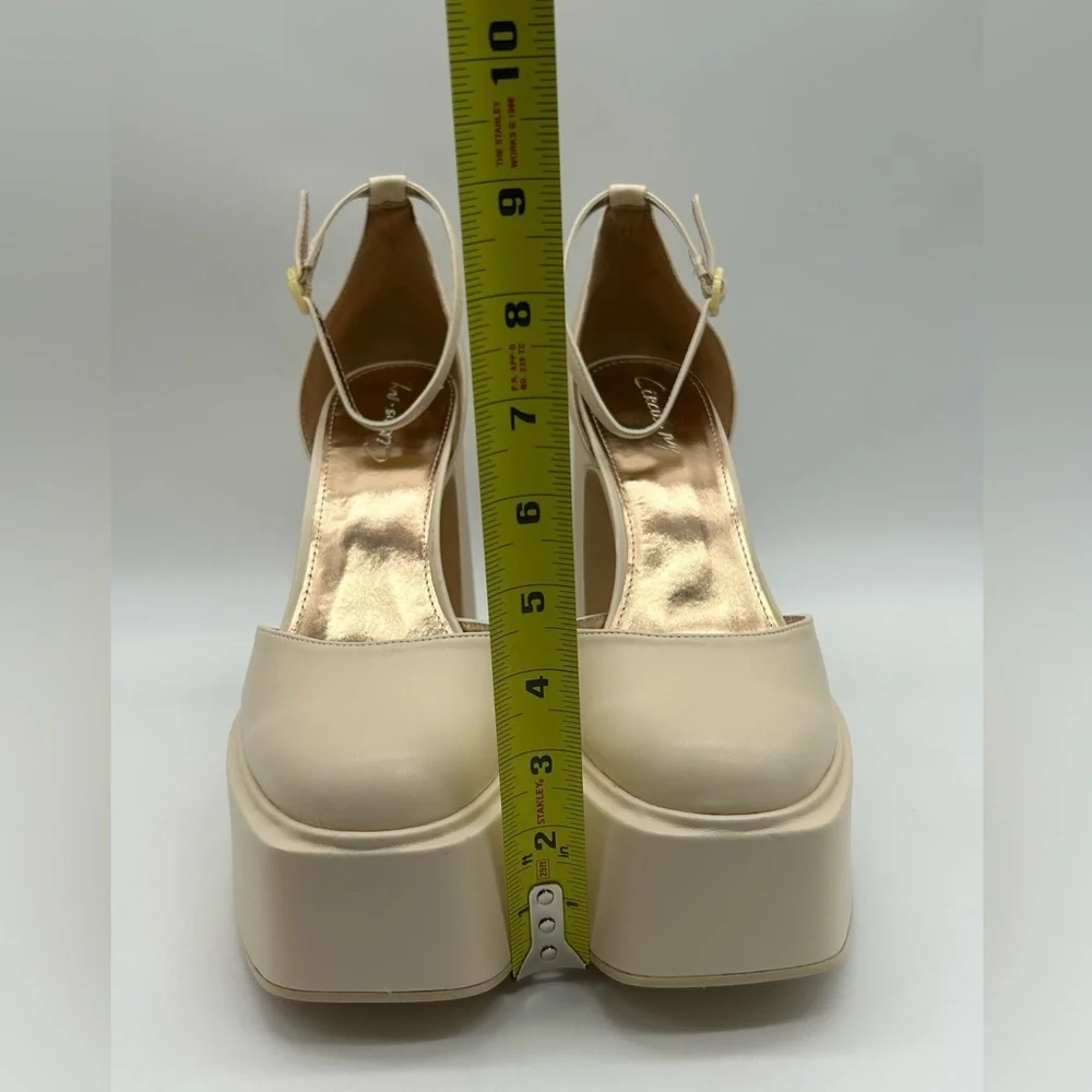 Circus by Sam Edelman make bold