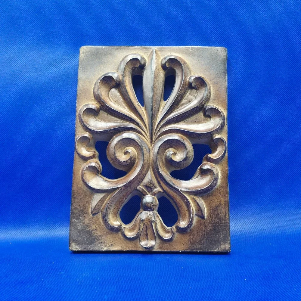 Vintage Style Scrollwork Wall Plaque Antiqued Bronze Fleur De Lis Decor 8.5x6.25