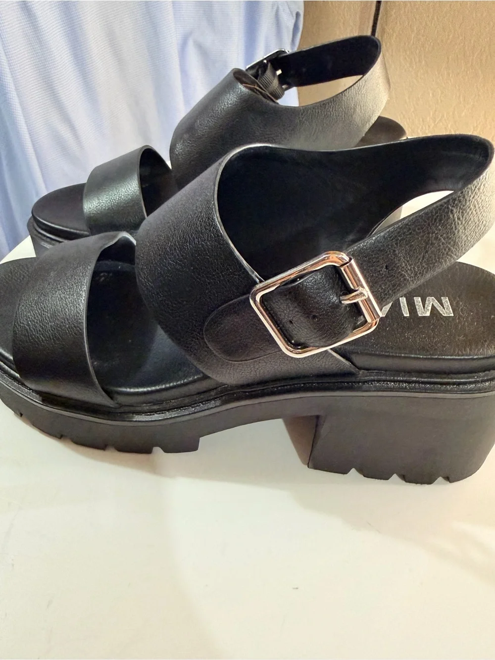 MIA chunky platform