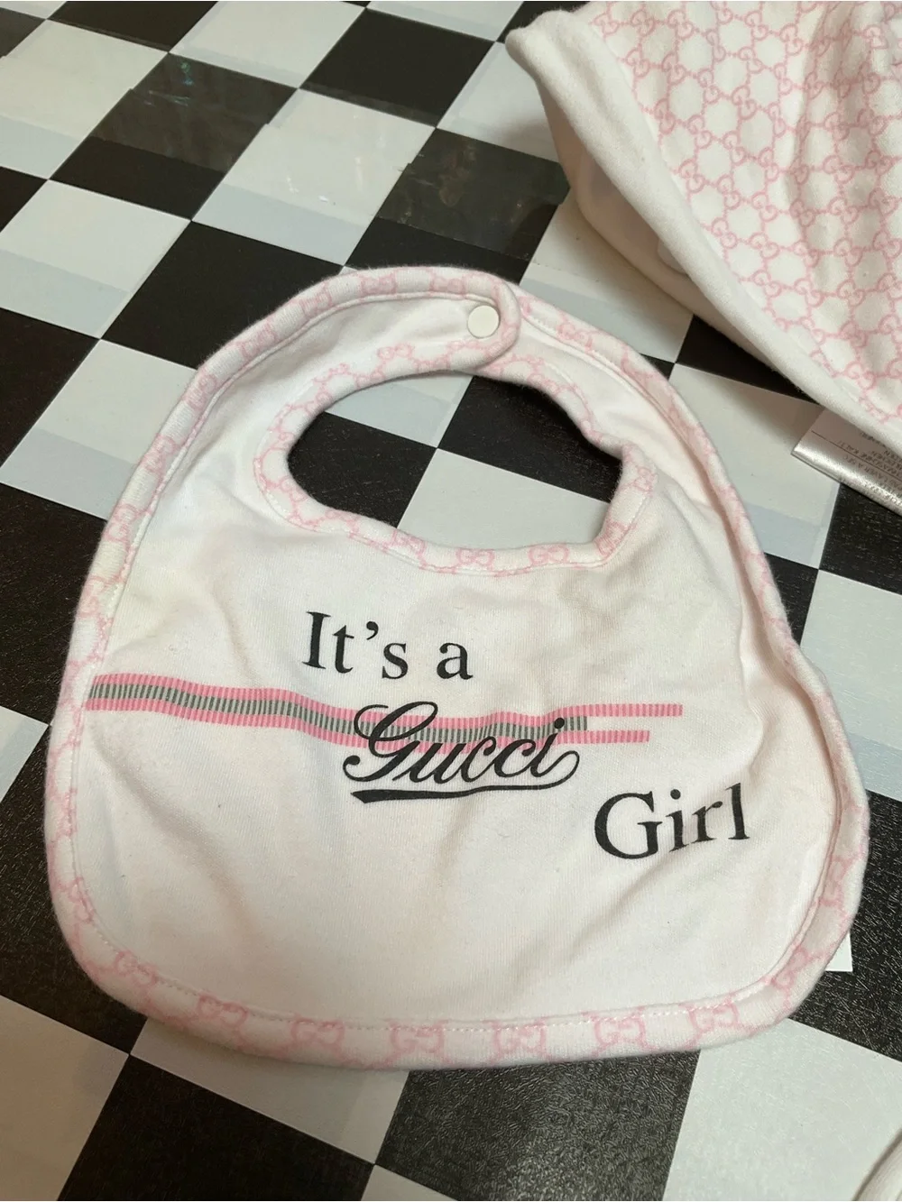 Gucci Baby Bib - Pink 