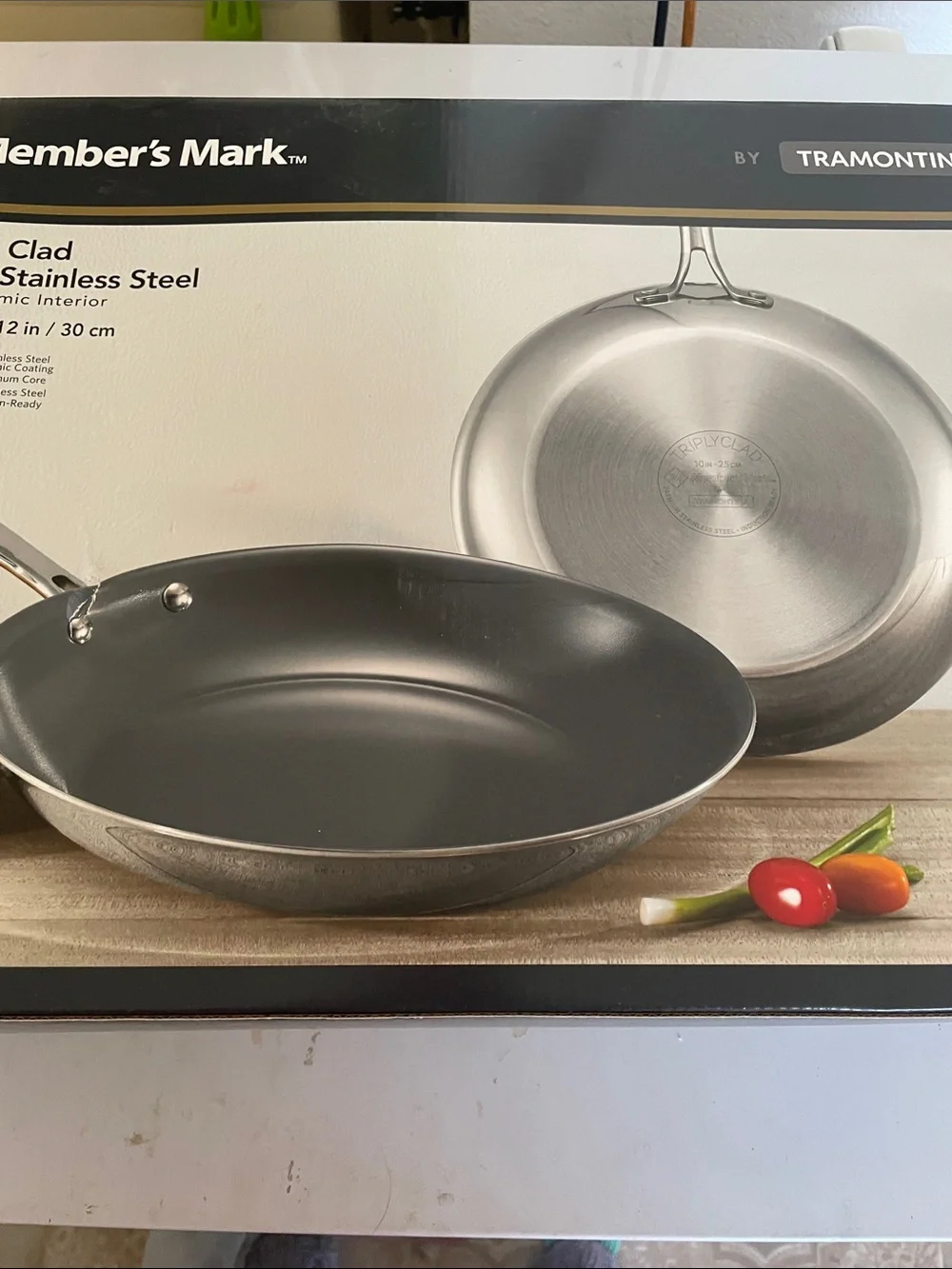 BNIB Member's Mark by Tramontina Tri-Ply clad 10/18 2 pcs Ceramic interior pan