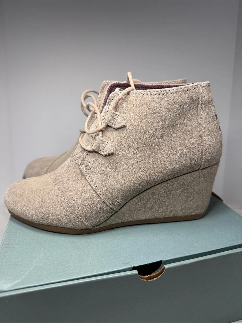 Toms suede upper