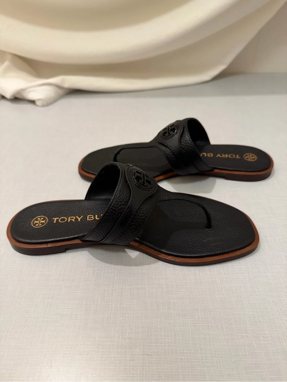 Tory Burch Carson Leather Thong Sandals Black