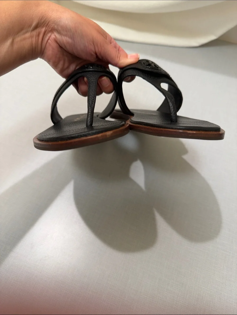 Tory Burch Carson Leather Thong Sandals Black