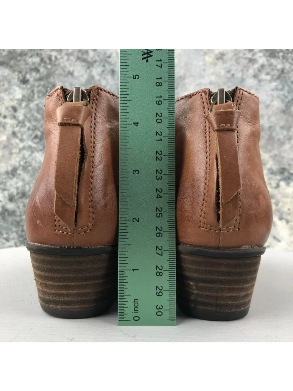 Clarks Womens Size 6M Collection Spye Celeste Brown Leather Back Zip Ankle Boots