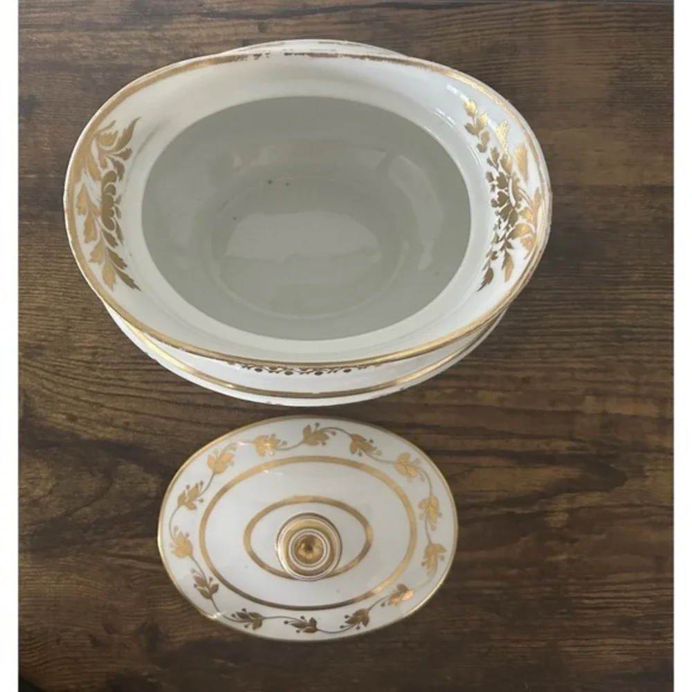 Royal Crown Derby Porcelain Sugar Bowl W/Lid White Gold Hand Painted‎