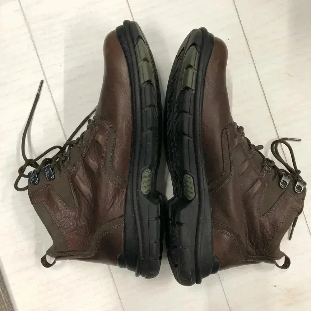 Clarks Ash Gortex Boots Men 9.5M Leather Waterproof‎ Hiking Mid EUC Brown