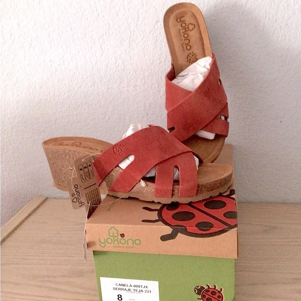 YOKONO Suede Cross Band Wedge Sandals