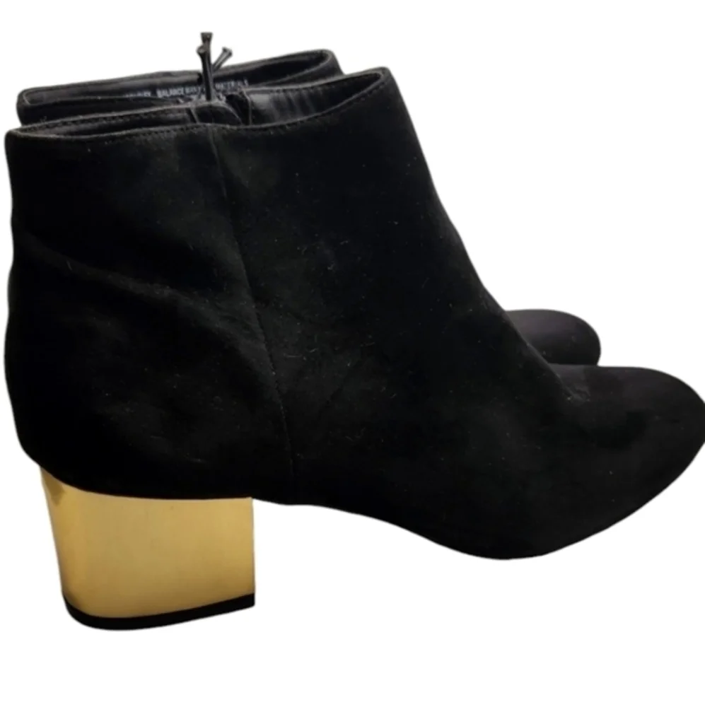 Arizona Jeans Paisley Women’s‎ Black Faux Suede W/Gold Heel Memory Foam heel