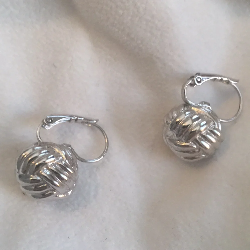 Kate spade‎ knit earrings. NWOT.