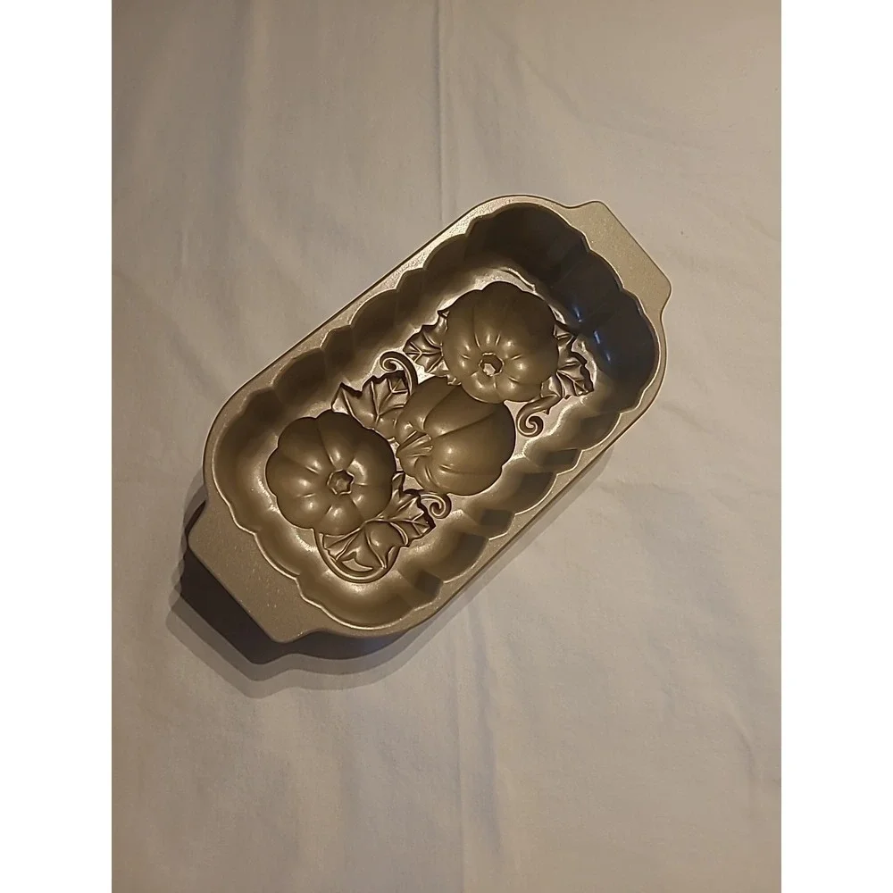 Williams-Sonoma‎ Botanical Pumpkin Loaf Pan