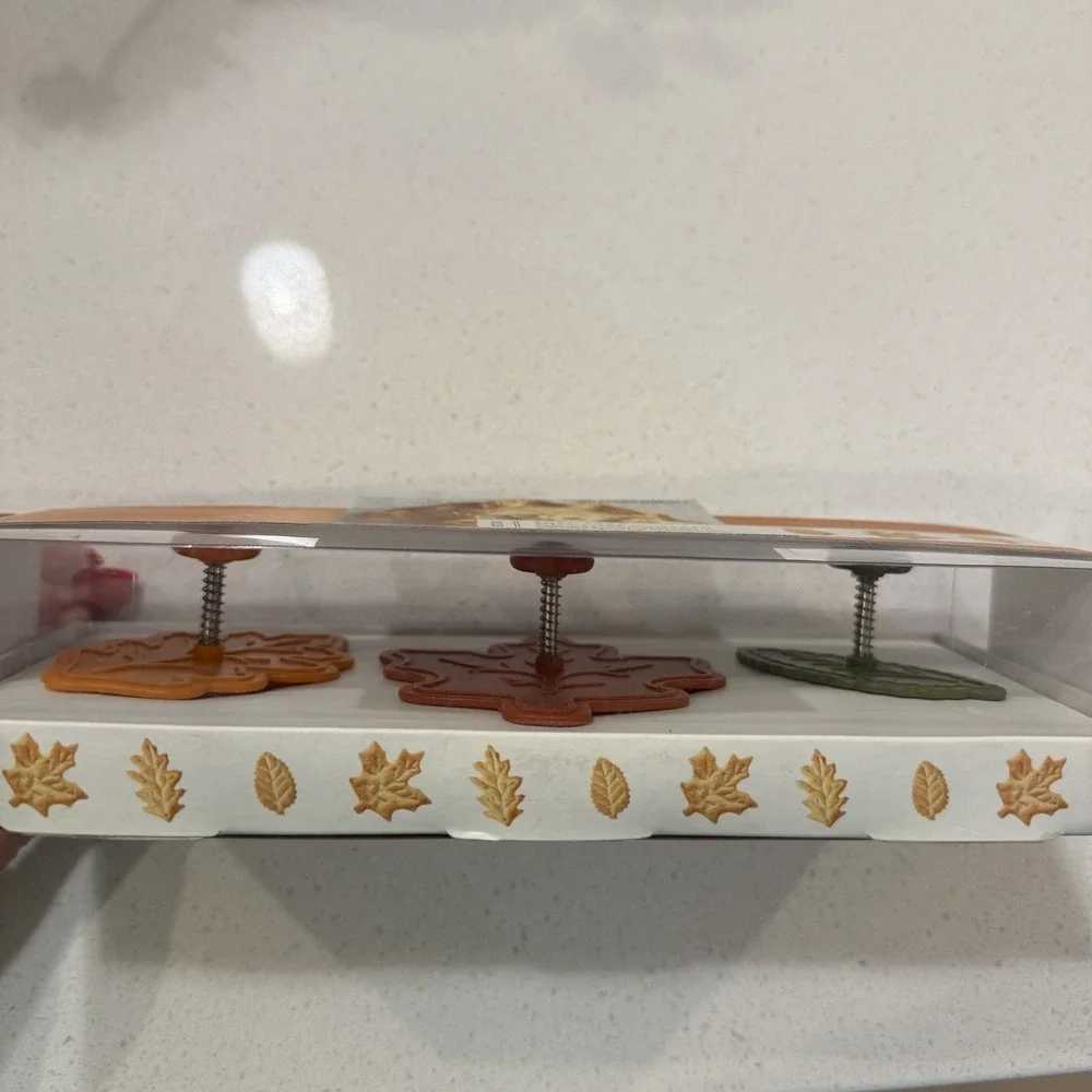 Williams Sonoma Pie Crust Cutters Fall Autumn Pumpkin Leaf Thanksgiving