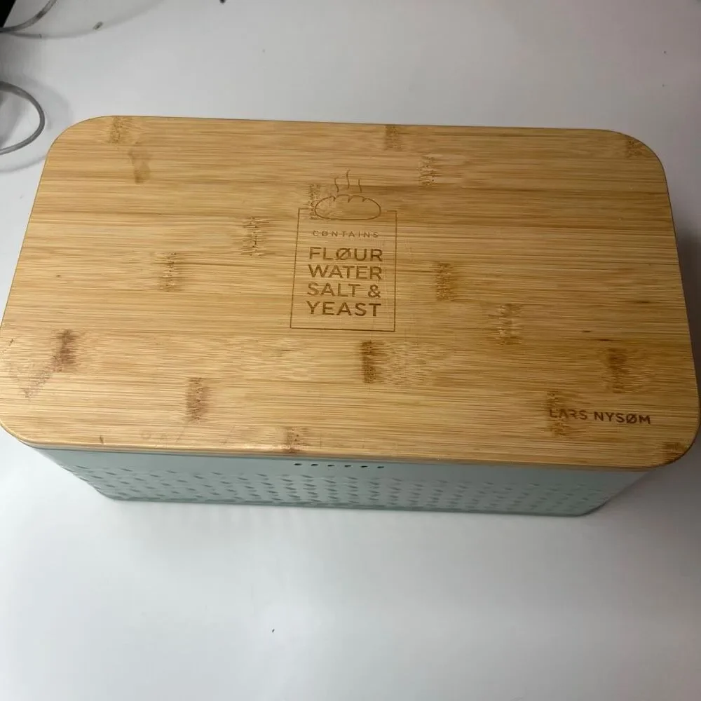 LARS NYSOM Bread Box I Metal Box with linen bag for long lasting freshness