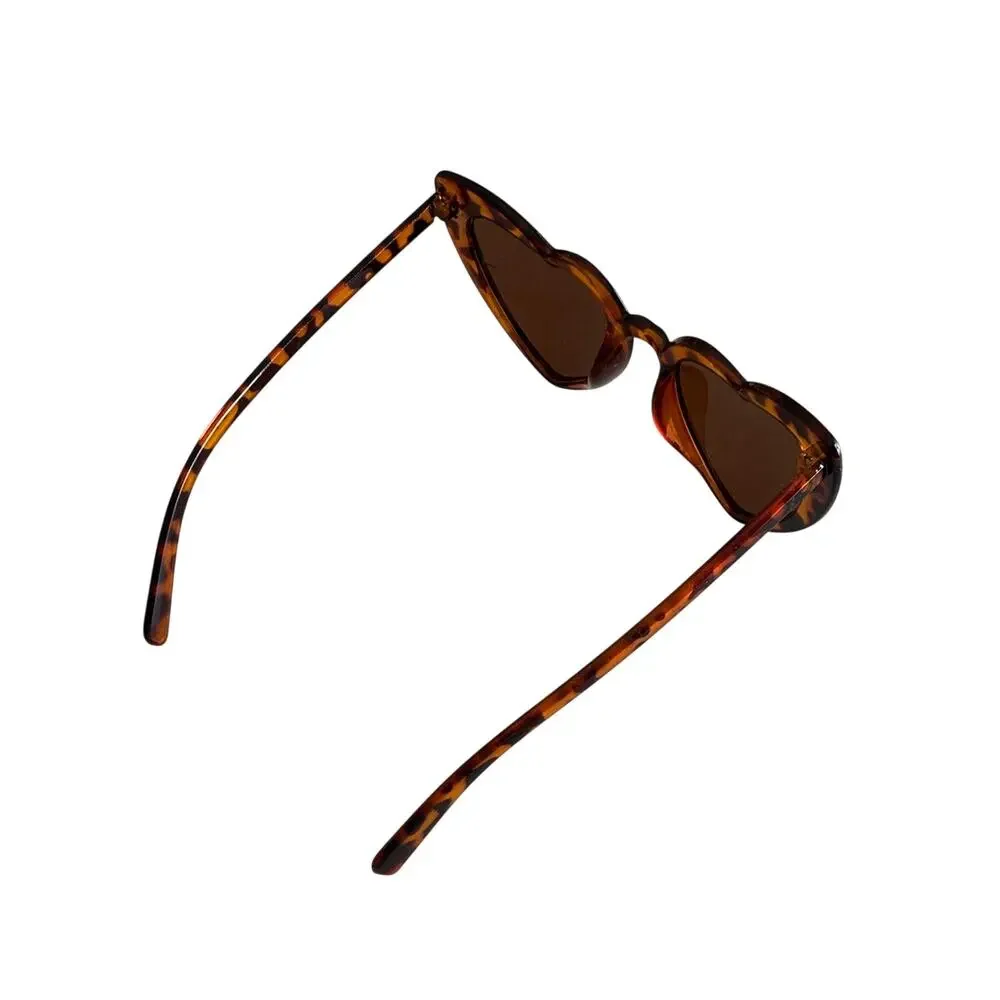 Unbranded stylish heart