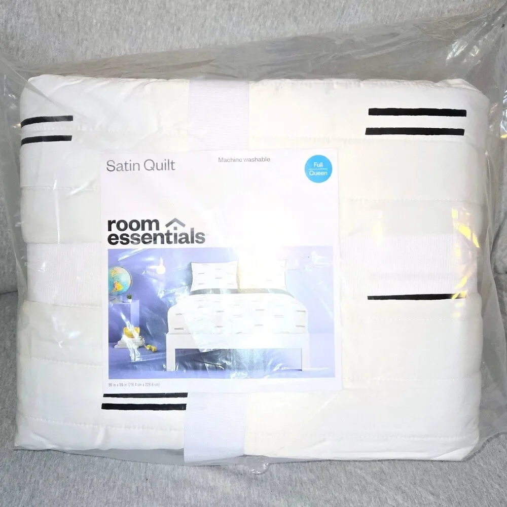 Room Essentials quilt full