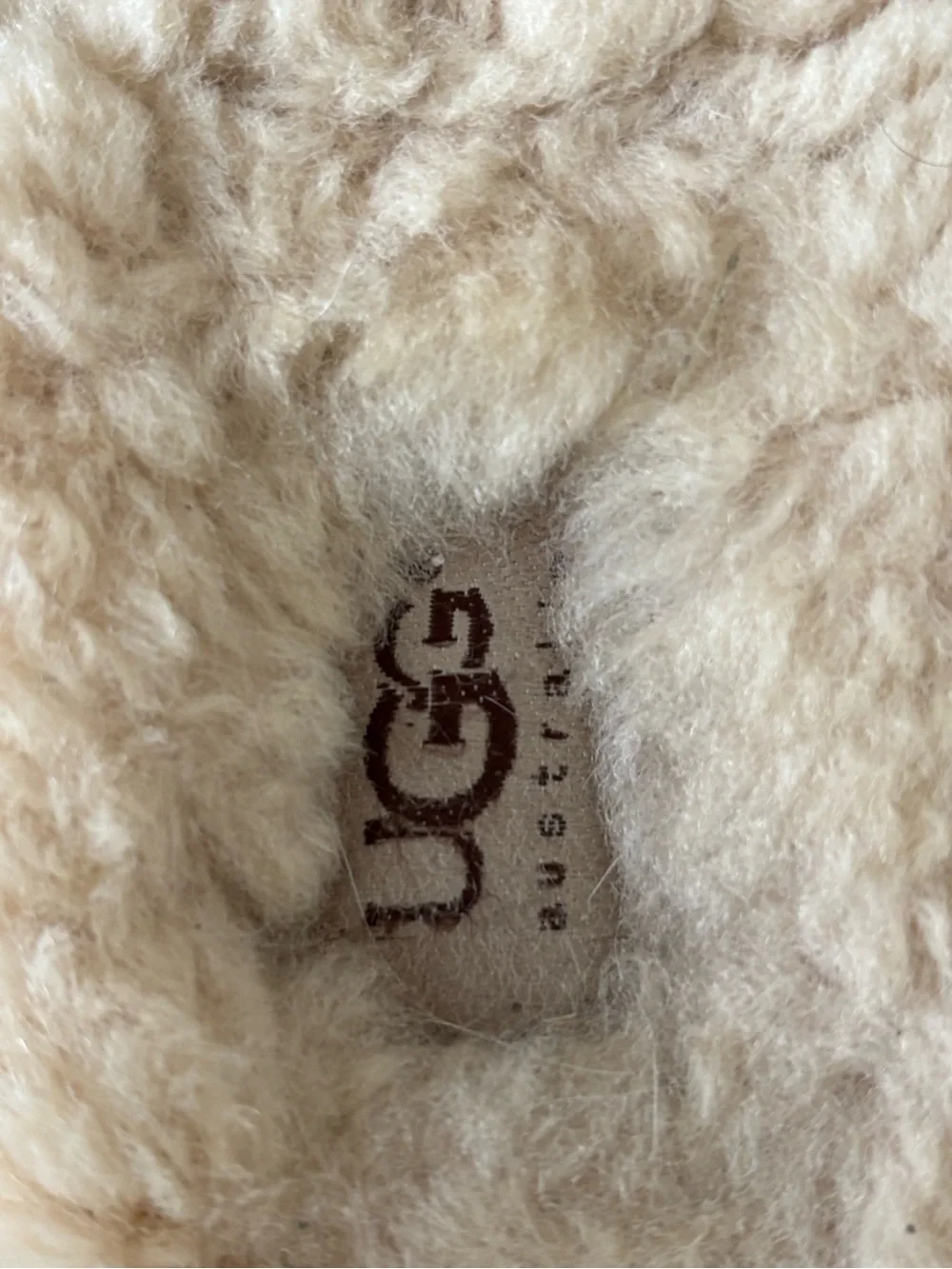 UGG classic slip
