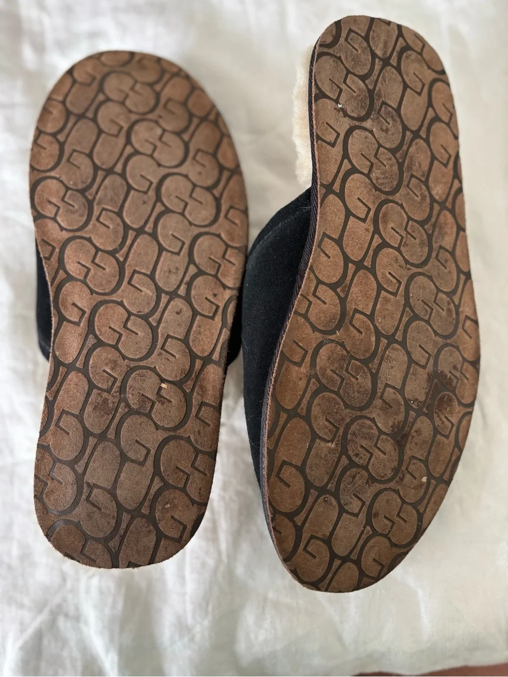 UGG classic slip