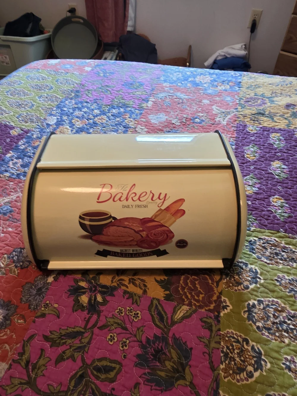 Retro Cream Bakery-Style Bread Box with Vintage Print
