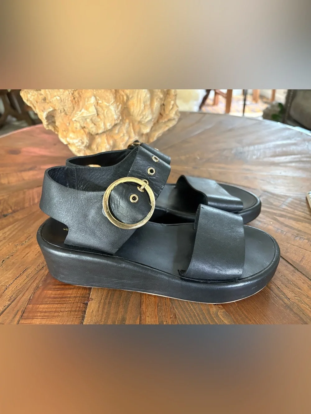 beek black platform