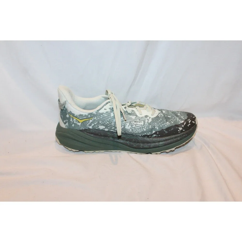 Hoka One One grab everyone