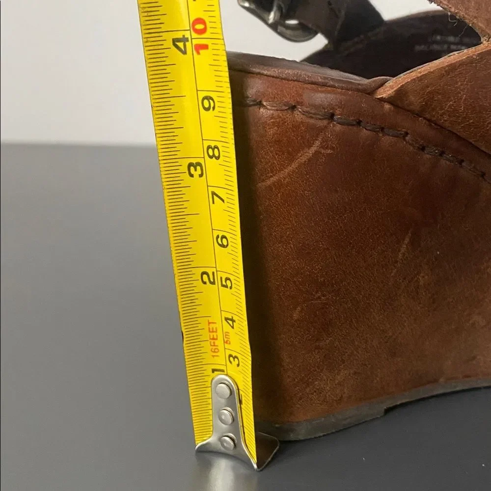 Born chestnut leather