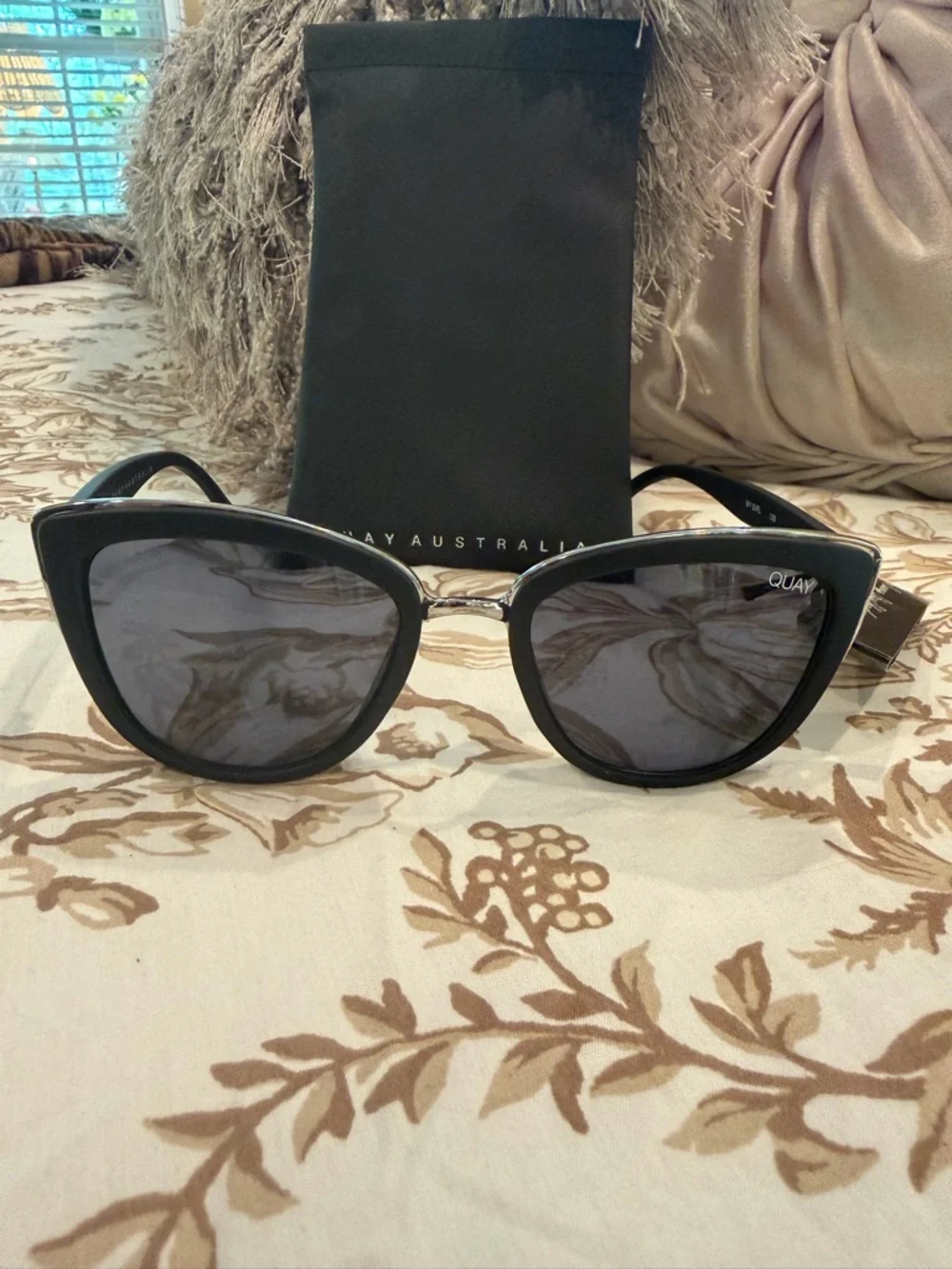 Quay Australia protective easy solid