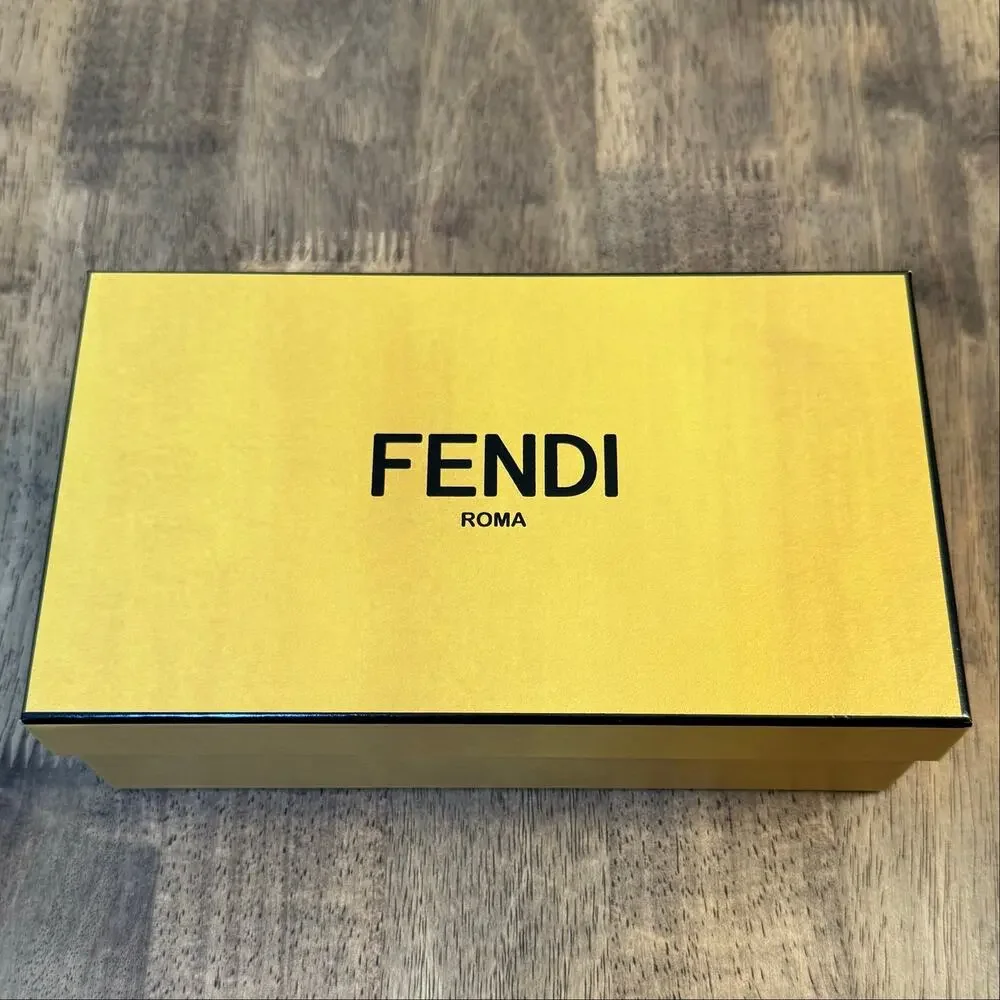 Fendi show normal
