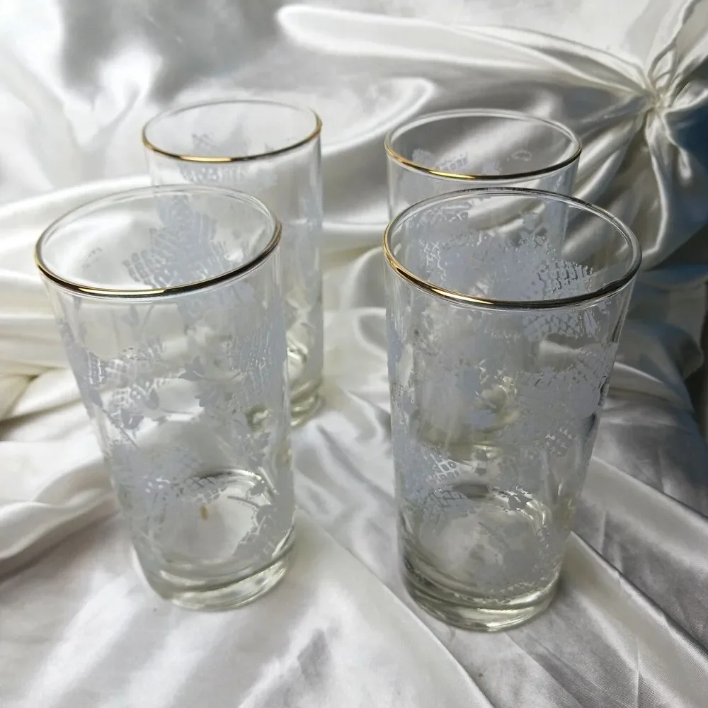 FROSTED ETCHED LEAF GLASSES WITH GOLD TRIM LOT OF 4