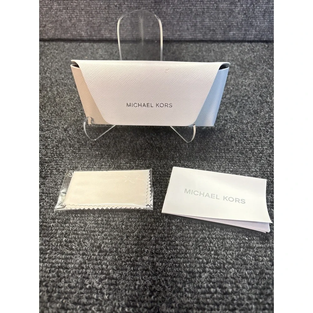 NeW~ Michael Kors White~Eyeglasses/Sunglasses Case with Cloth