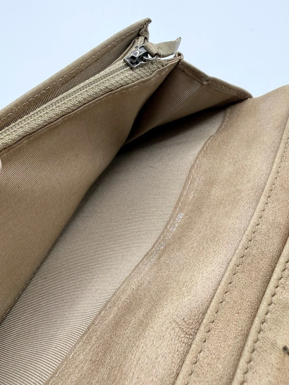 CHANEL ai zip this