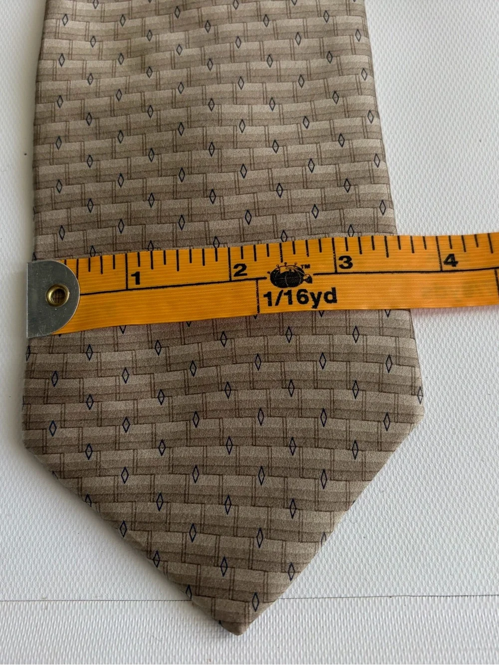 Arrow Men’s Beige Silk Geometric Tie