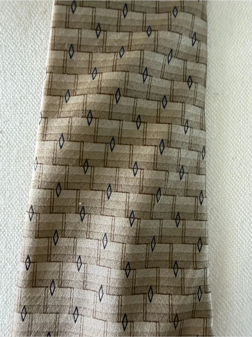 Arrow Men’s Beige Silk Geometric Tie