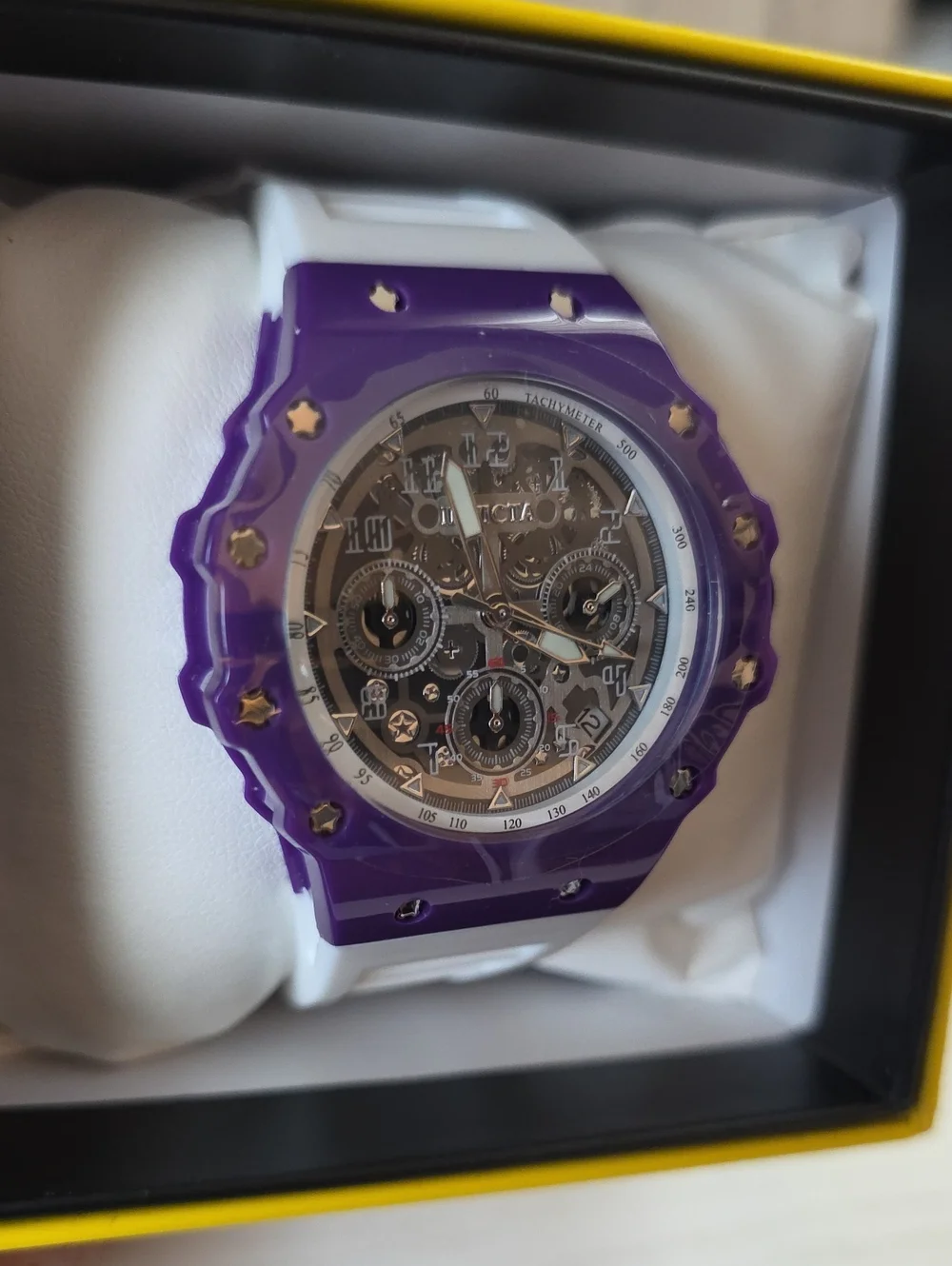 Invicta racing valyron
