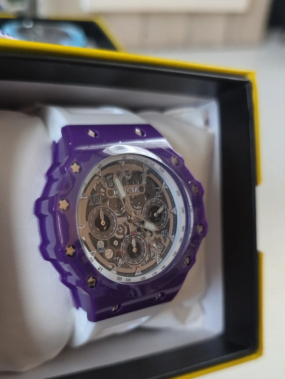 Invicta racing valyron