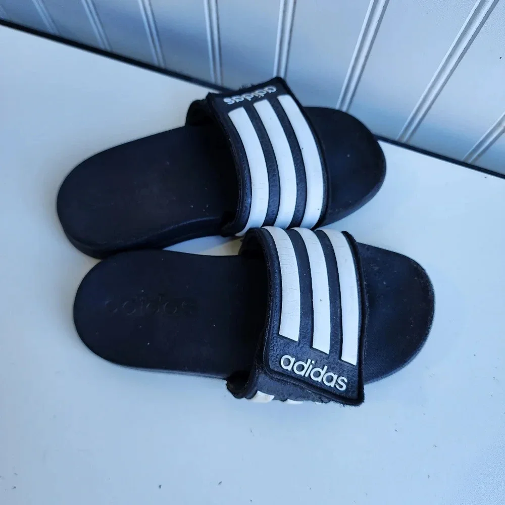 adidas core unisex