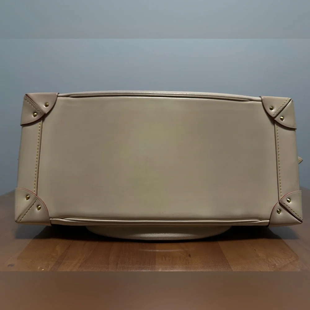 Louis Vuitton Ivory Suhali Leather Limited Edition Le Superbe Bag