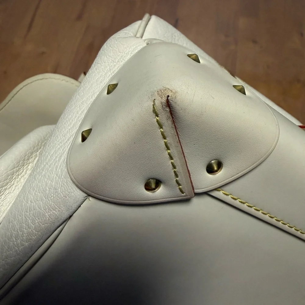 Louis Vuitton Ivory Suhali Leather Limited Edition Le Superbe Bag