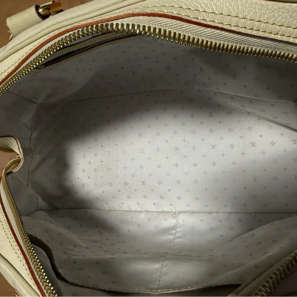 Louis Vuitton Ivory Suhali Leather Limited Edition Le Superbe Bag