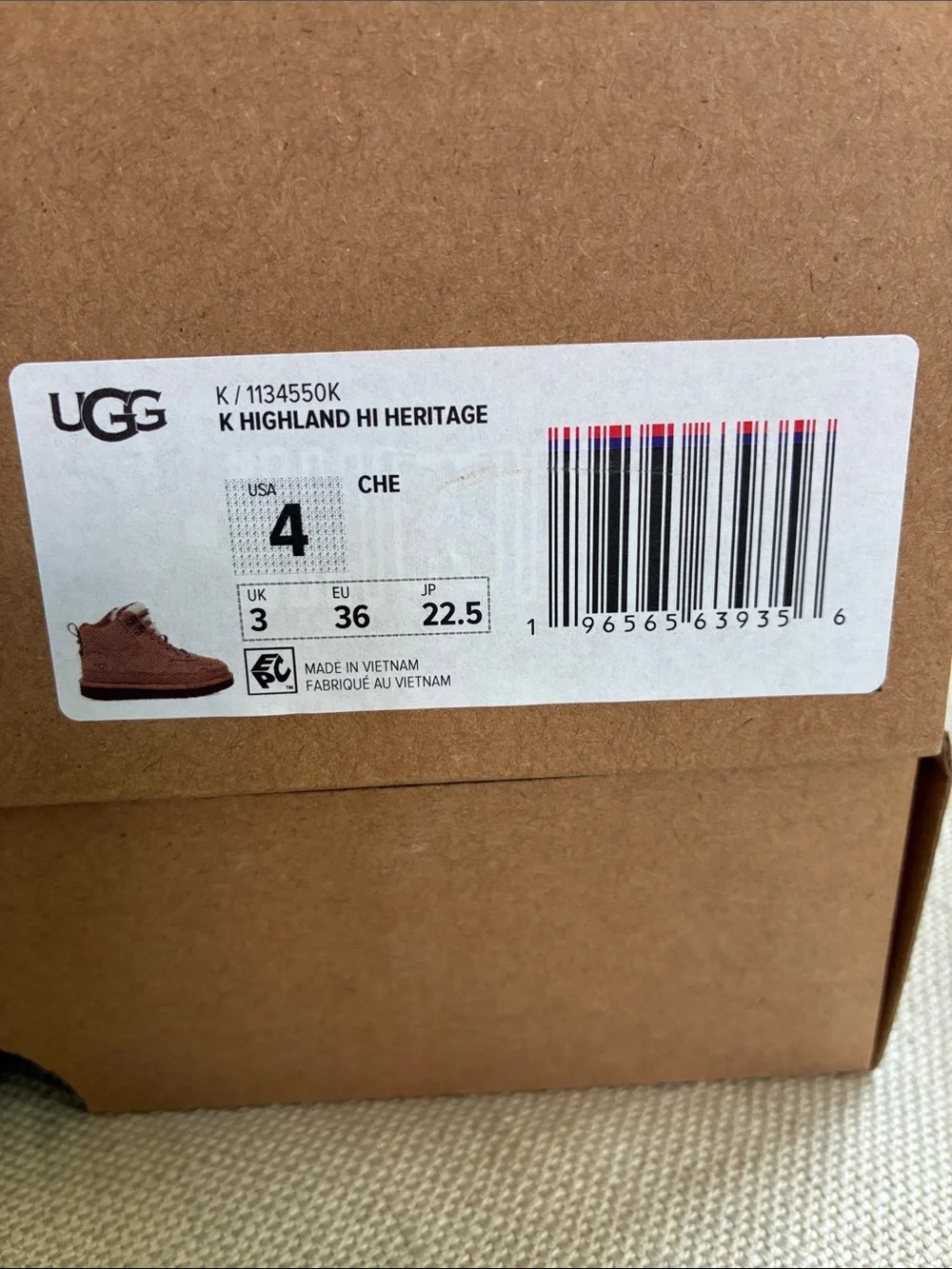 UGG classic youth