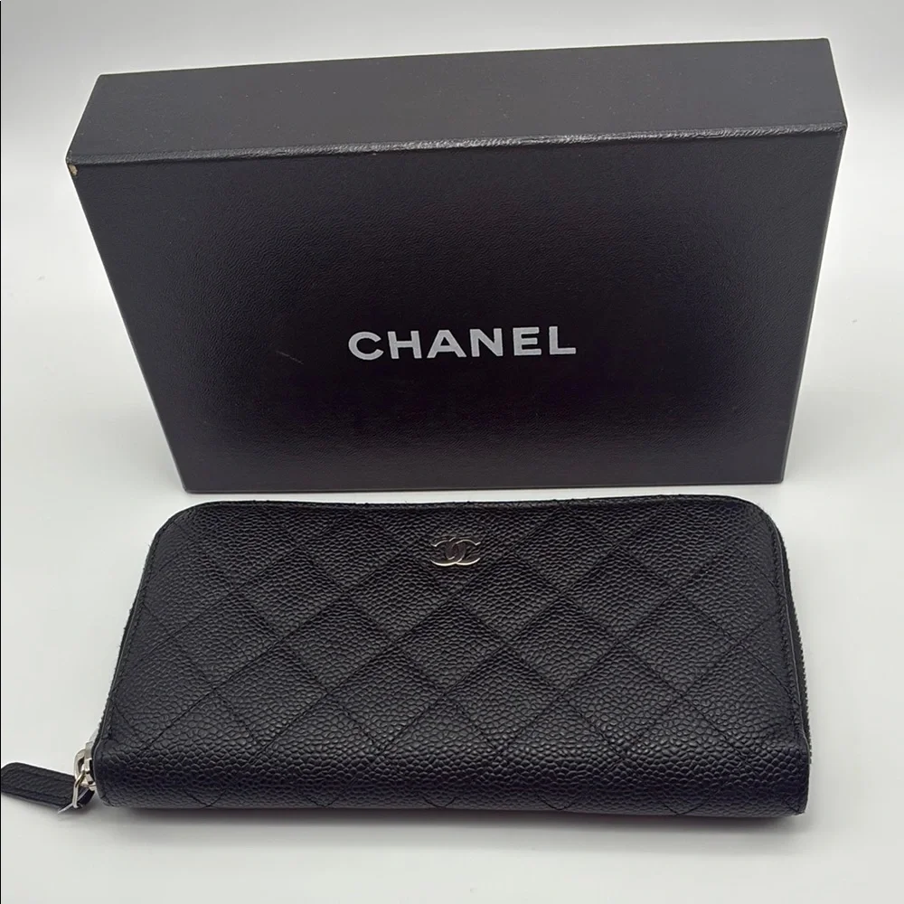 CHANEL preloved authentic