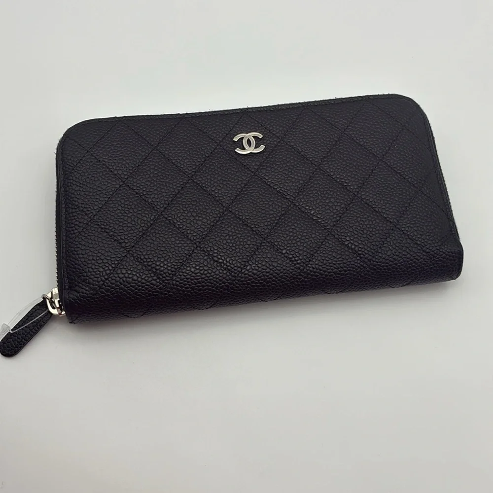 CHANEL preloved authentic