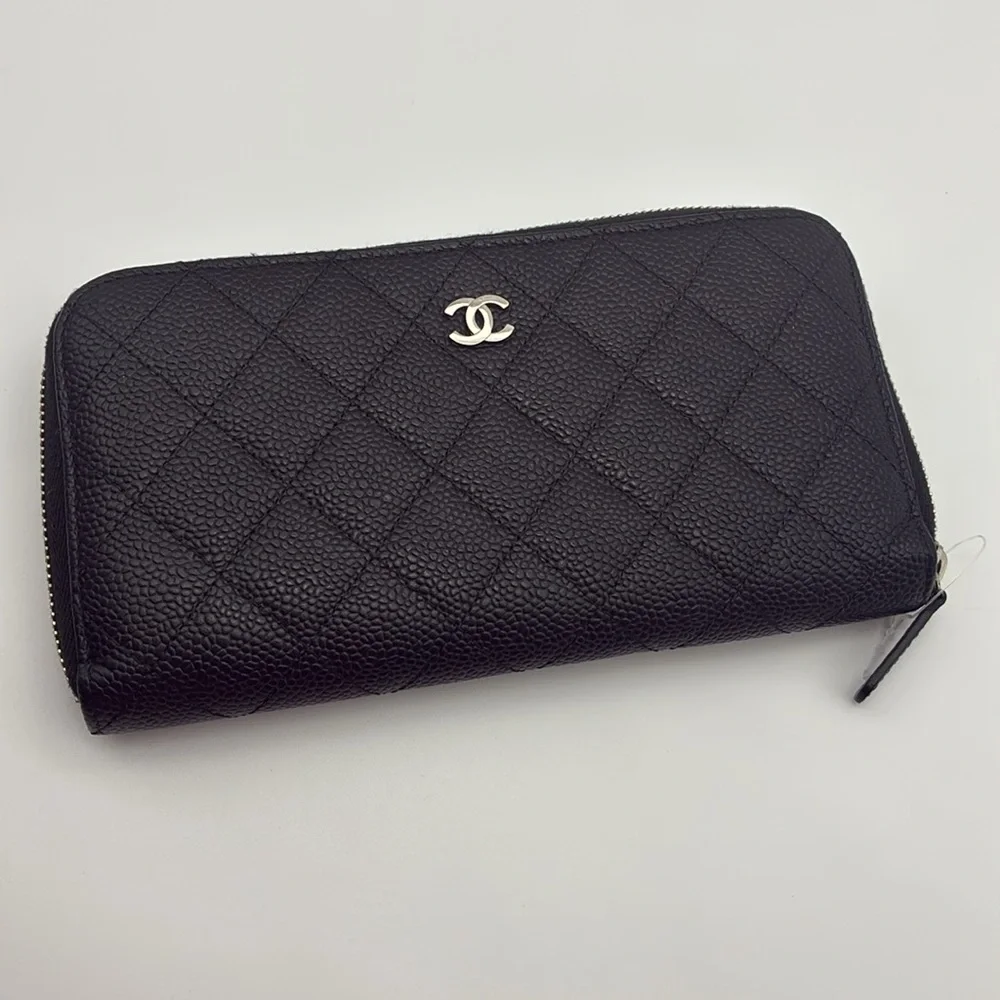 CHANEL preloved authentic