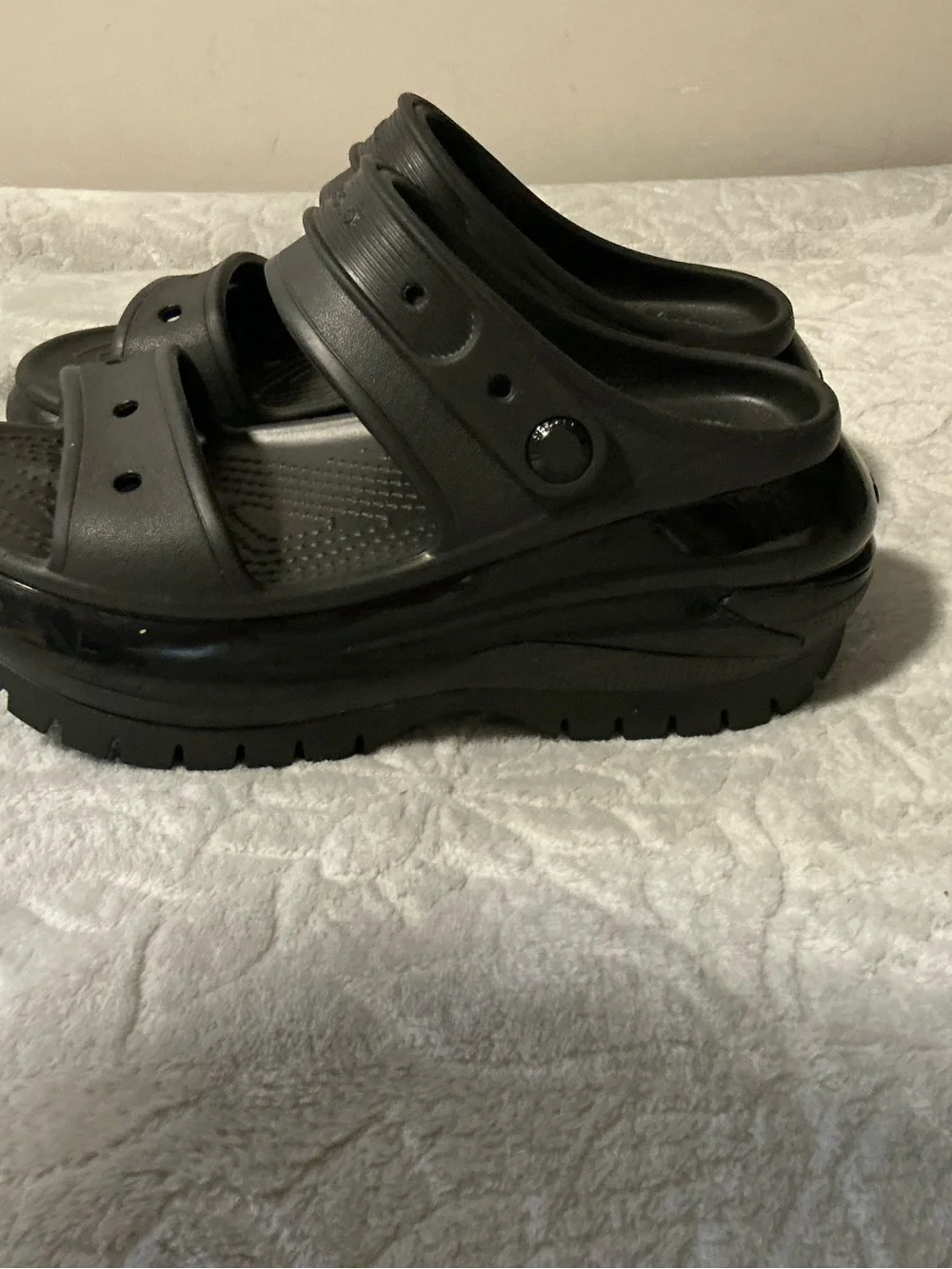 CROCS simple outfits