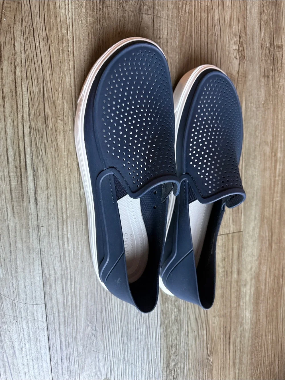 CROCS comfortable navy