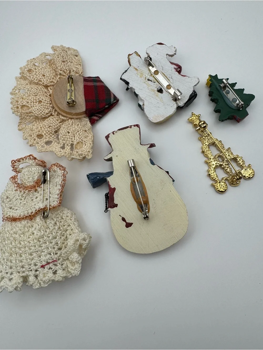 Title  Vintage Christmas Brooch Pin Lot Snowman Santa Tree Crochet Angel Holiday