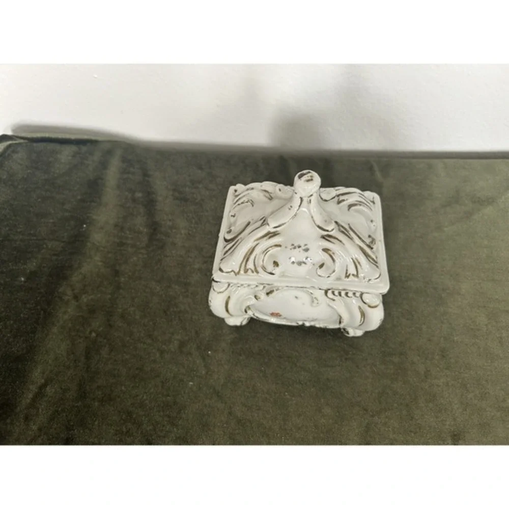 N/A this antique