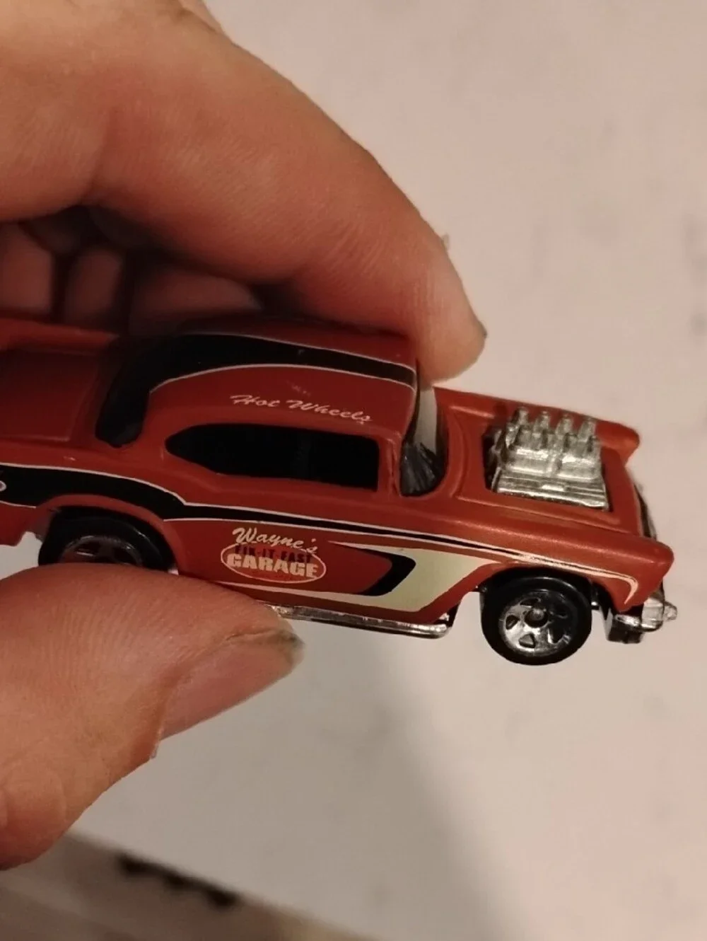 Hot Wheels red die